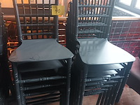 Lot 40 - houten stoel. 12 stuks - afbeelding 1 van  3