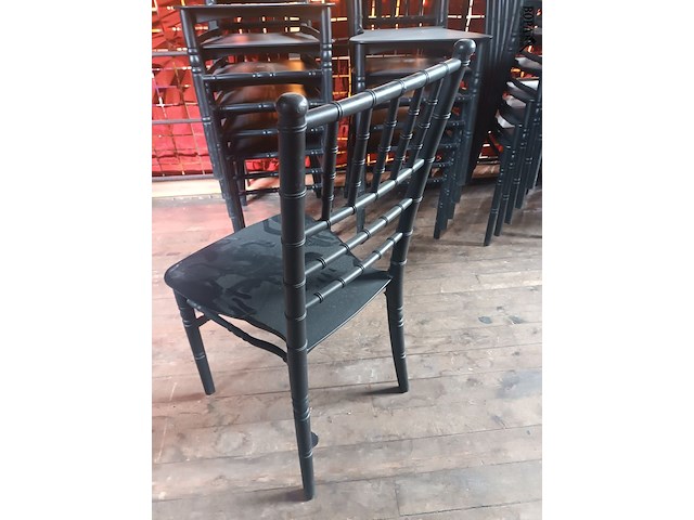 Lot 40 - houten stoel. 12 stuks - afbeelding 3 van  3