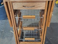 Lot 40 - inklapbare houten keukentrolley met wit tegelblad en metalen - afbeelding 1 van  4