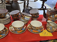 Lot 40 - japans porseleinen servies 12 delig + thee-suiker-melk - afbeelding 1 van  5