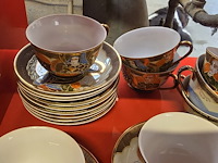 Lot 40 - japans porseleinen servies 12 delig + thee-suiker-melk - afbeelding 3 van  5