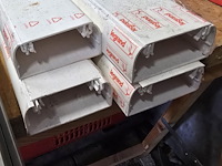 Lot 40 - kabelgoten legrand wit 4 stuks - afbeelding 2 van  2