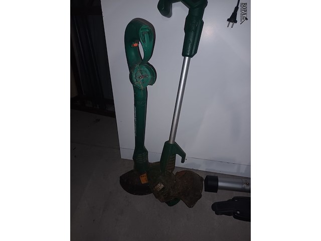 Lot 40 - kantenmaaier. 2 stuks - afbeelding 3 van  4