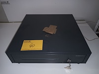 Lot 40 - kassalade met sleutel - afbeelding 1 van  2