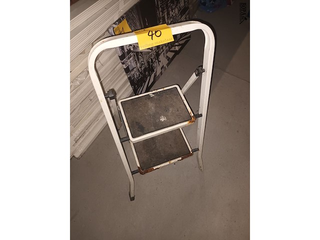 Lot 40 - keukentrapje - afbeelding 1 van  2