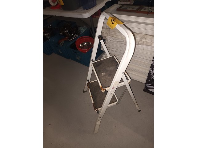 Lot 40 - keukentrapje - afbeelding 2 van  2