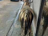 Lot 40 - levensecht decoratief paard - afbeelding 3 van  3