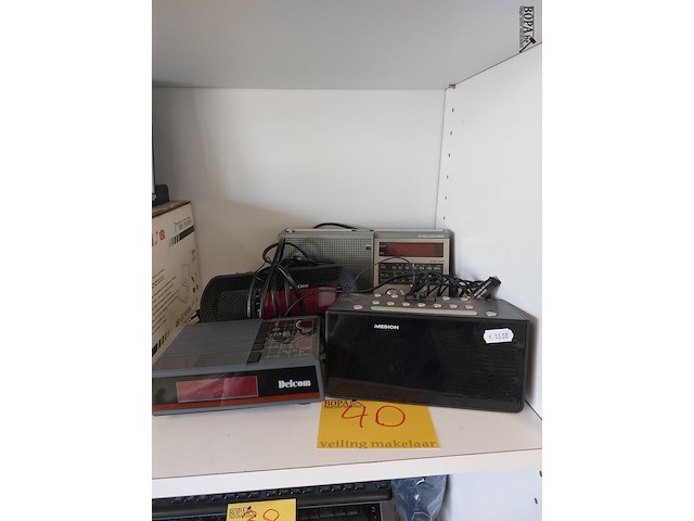 Lot 40 - lot radioklokjes, 4 stuks - afbeelding 1 van  5