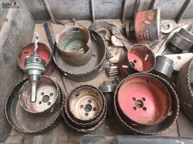 Lot 40 - materiaalkoffer dewalt met inhoud - afbeelding 2 van  3