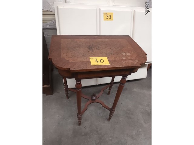 Lot 40 - muurtafeltje - afbeelding 1 van  4