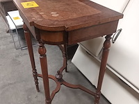 Lot 40 - muurtafeltje - afbeelding 3 van  4