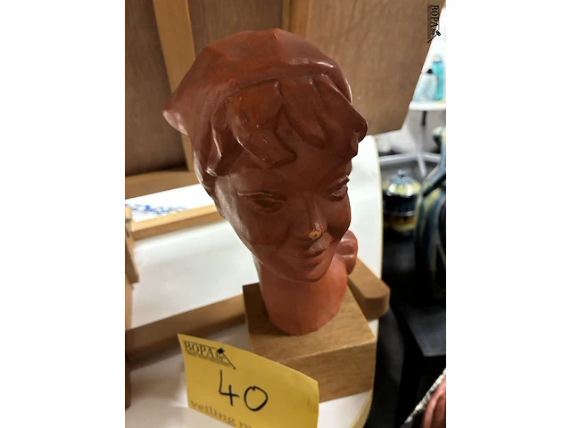 Lot 40 - origineel terracotta kunstwerk paul sersté - 2 stuks - afbeelding 2 van  5