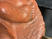 Lot 40 - origineel terracotta kunstwerk paul sersté - 2 stuks - afbeelding 5 van  5