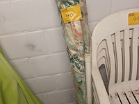 Lot 40 - parasol met bladmotief - afbeelding 1 van  2