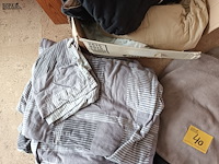 Lot 40 - partij dekens en lakens - afbeelding 3 van  3