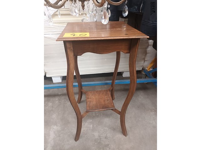 Lot 40 - plantenstaander - afbeelding 1 van  3