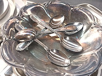 Lot 40 - schalen en lepels. 13 stuks - afbeelding 2 van  4