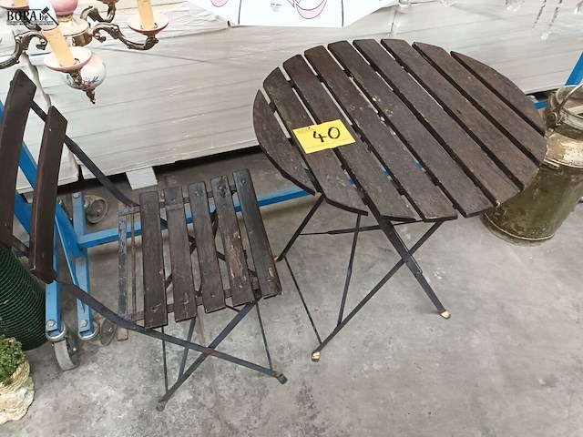 Lot 40 - tuintafeltje en stoel - afbeelding 1 van  5