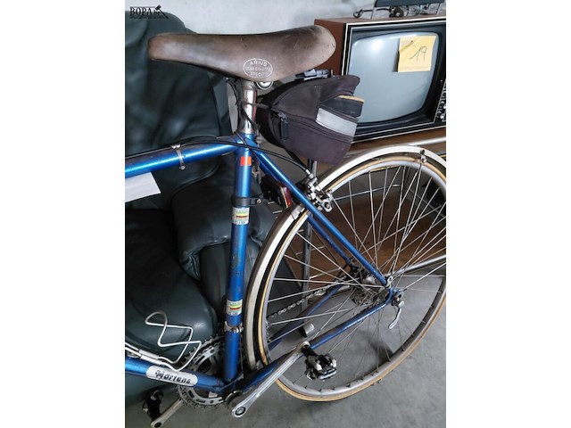 Lot 40 - vintage blauwe racefiets- verzamelobject - afbeelding 2 van  4