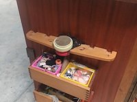 Lot 40 - vintage naaimachine in kastje - afbeelding 3 van  4