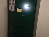 Lot 40 - wapenkluis - afbeelding 1 van  4