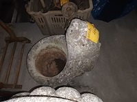 Lot 400 - betonnen tuinkabouter - afbeelding 3 van  3