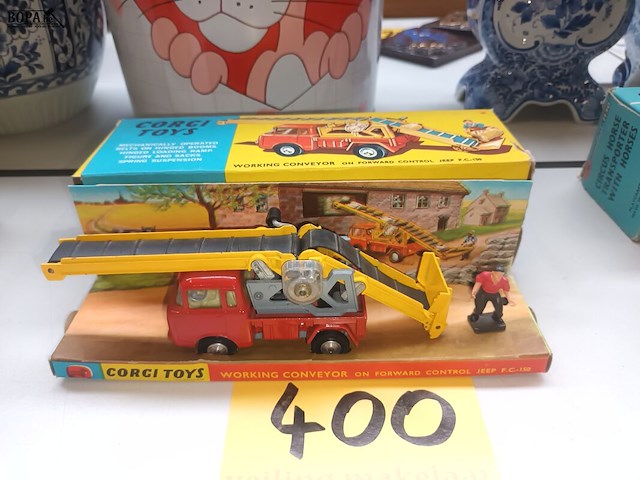 Lot 400 - corgi toys jeep - afbeelding 2 van  5