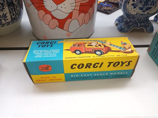Lot 400 - corgi toys jeep - afbeelding 4 van  5