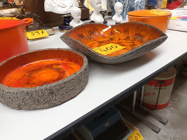 Lot 400 - vintage schaal oranje. 2 stuks - afbeelding 4 van  4