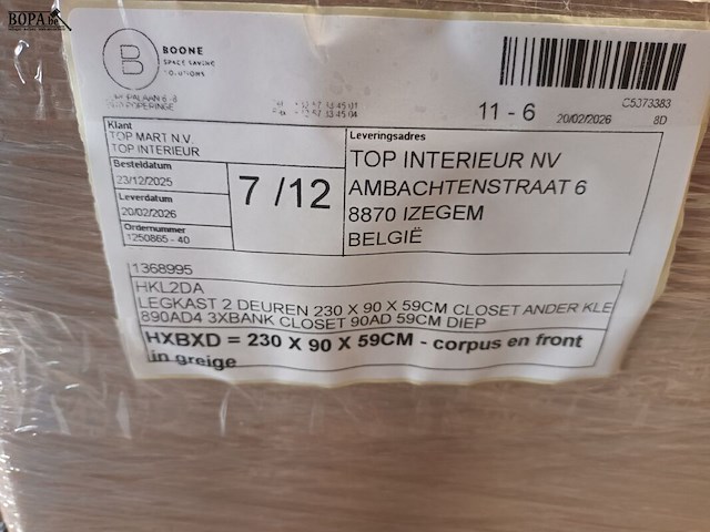 Lot 401 - blauwe transportkar met inhoud - afbeelding 3 van  6