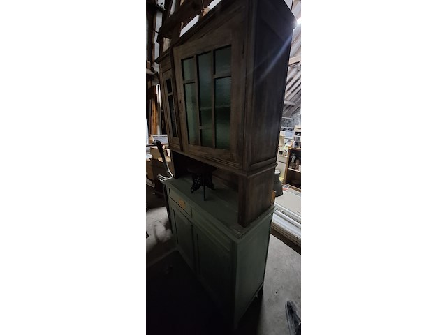 Lot 402 - buffetkast - afbeelding 1 van  4