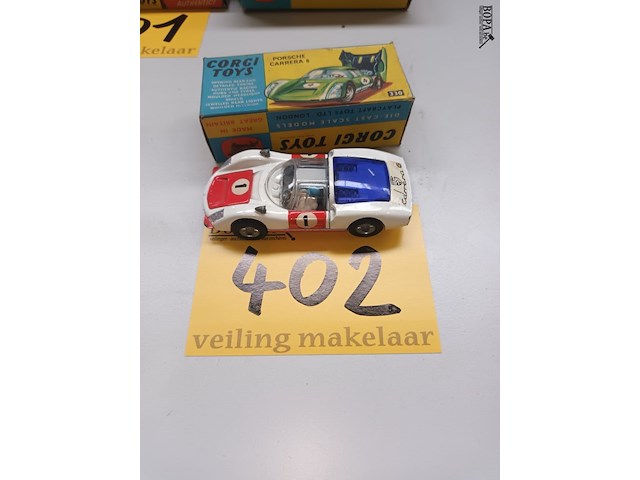 Lot 402 - corgi toys porsche carrera 6 - afbeelding 1 van  4
