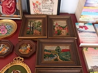 Lot 402 - kaders met geweven doek. 24 stuks - afbeelding 2 van  6
