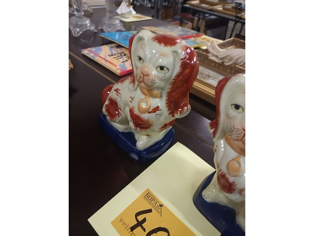 Lot 403 - beelden hondjes. 2 stuks - afbeelding 3 van  3