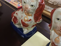 Lot 403 - beelden hondjes. 2 stuks - afbeelding 3 van  3