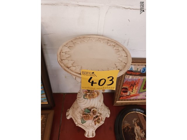 Lot 403 - bloempot op sokkel - afbeelding 4 van  4