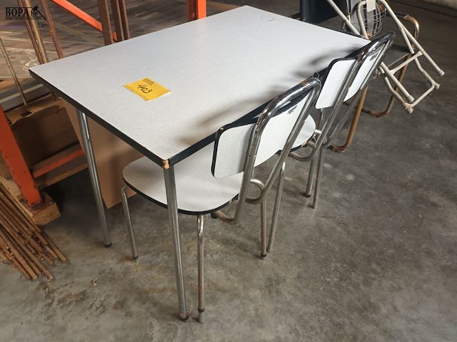 Lot 403 - retro keukentafel met stoelen - afbeelding 3 van  3