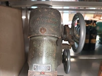 Lot 403 - schoenmakersleest en modellen - afbeelding 2 van  4