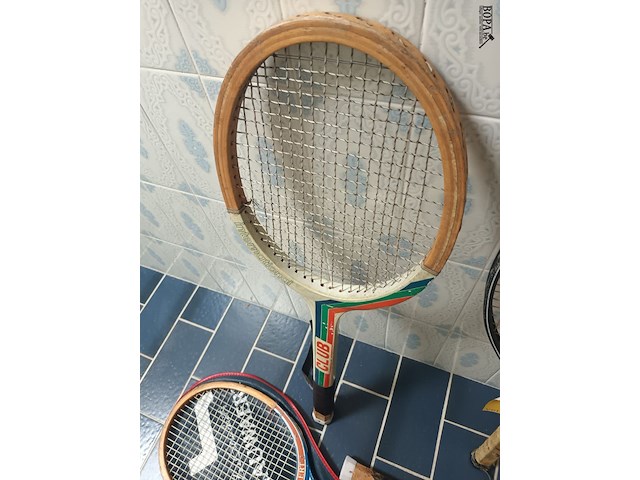 Lot 403 - vintage tennis rackets. 4 stuks - afbeelding 3 van  4