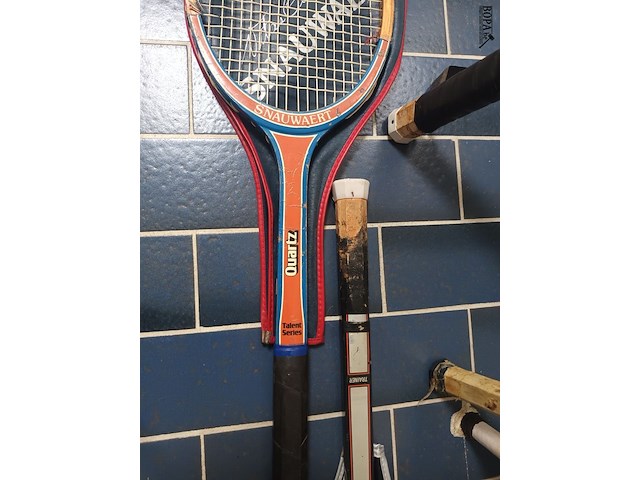Lot 403 - vintage tennis rackets. 4 stuks - afbeelding 4 van  4