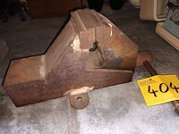 Lot 404 - bankschroef - afbeelding 2 van  3