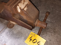 Lot 404 - bankschroef - afbeelding 3 van  3