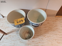 Lot 404 - bloempotten delft. 3 stuks - afbeelding 1 van  4