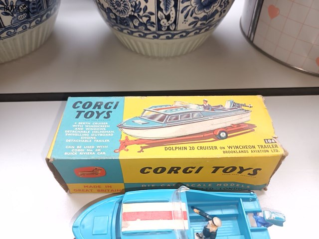 Lot 404 - corgi toys dolphin 20 cruiser - afbeelding 2 van  4