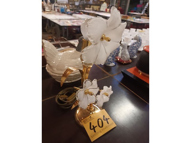 Lot 404 - lampedaire - afbeelding 2 van  3