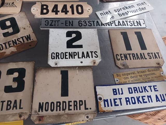 Lot 404 - lot metalen en emaille bordjes. 25 stuks - afbeelding 3 van  8