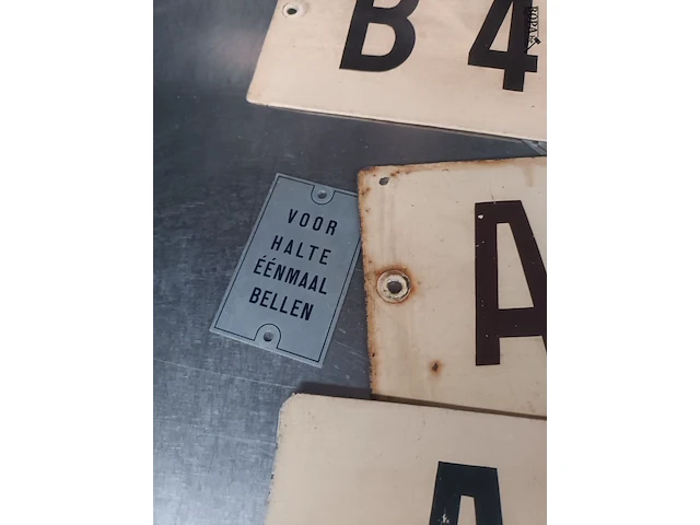 Lot 404 - lot metalen en emaille bordjes. 25 stuks - afbeelding 6 van  8