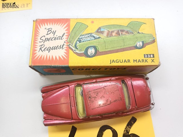 Lot 406 - corgi toys jaguar mark x - afbeelding 2 van  3