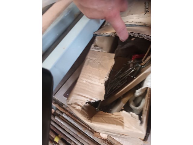 Lot 406 - lattenbodems en montagemateriaal - afbeelding 2 van  5