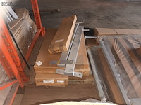 Lot 406 - lattenbodems en montagemateriaal - afbeelding 5 van  5